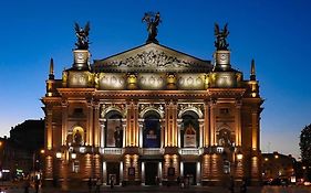 Best Location! Rynok Square, Opera.